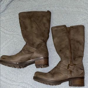 Zip up boots
